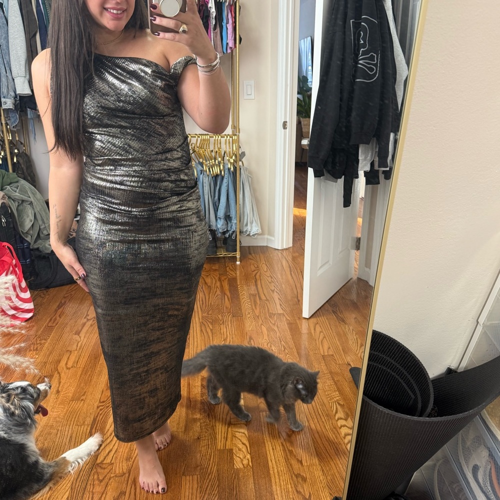 Metallic One-Shoulder Dress - Picture 3 of 3
